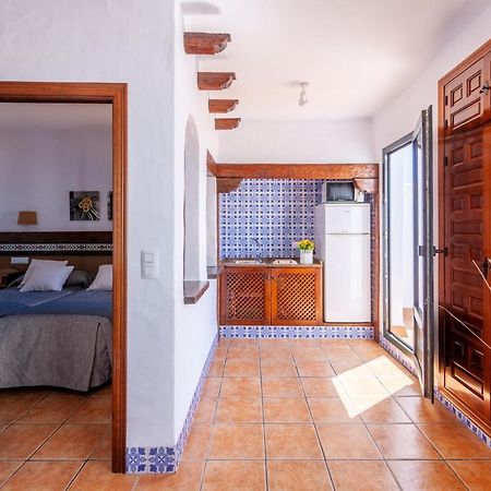 Apartamentos El Roqueo Conil De La Frontera Exterior photo