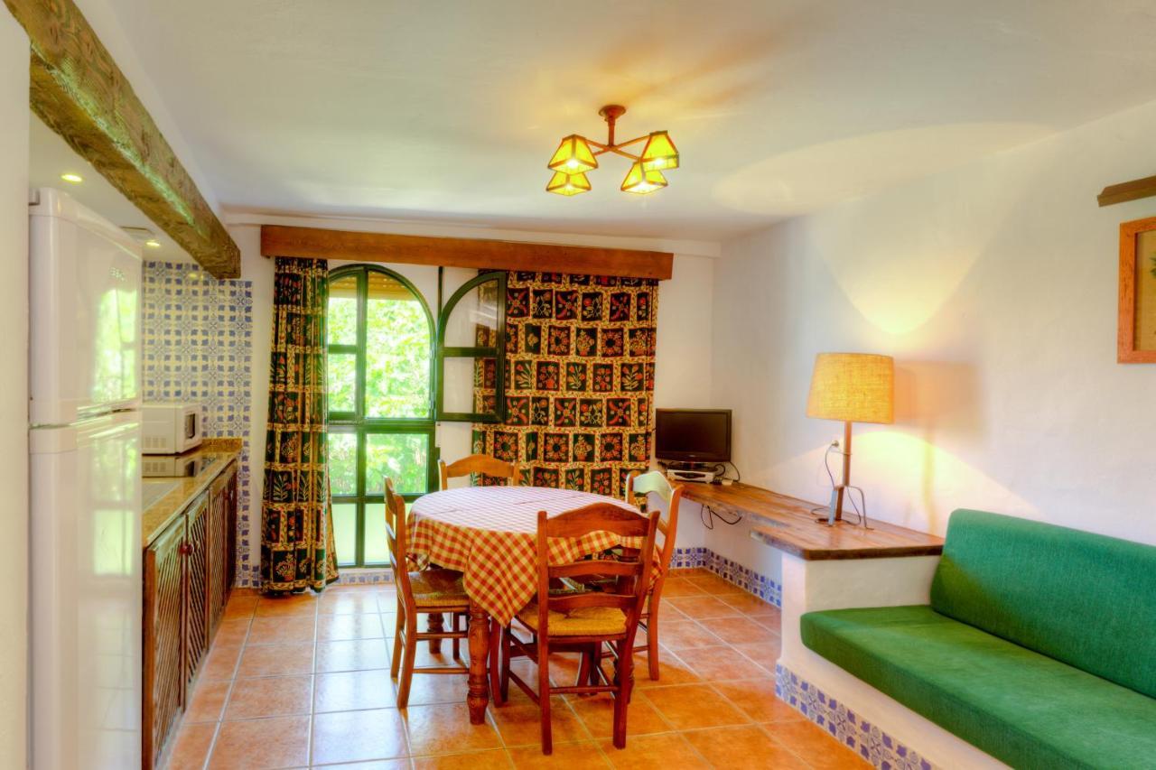 Apartamentos El Roqueo Conil De La Frontera Exterior photo