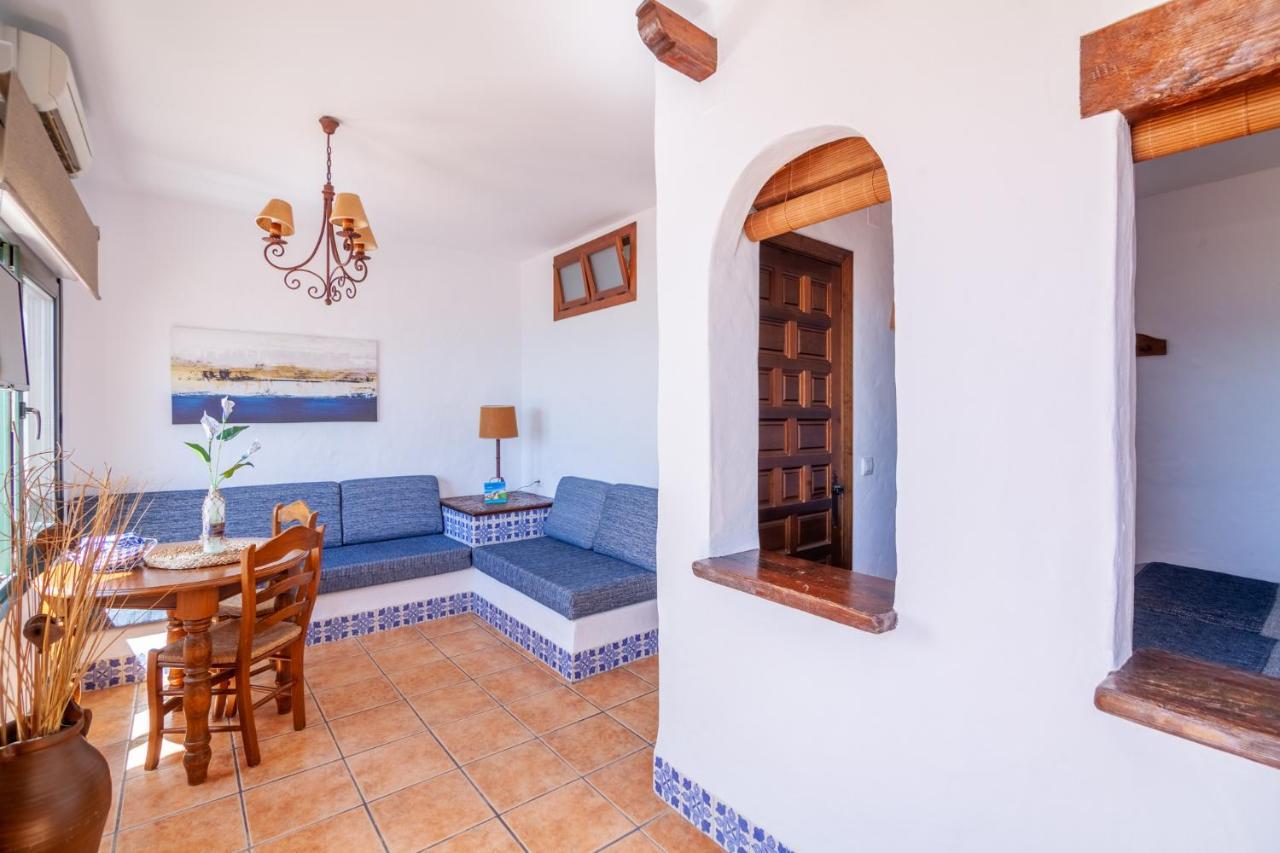 Apartamentos El Roqueo Conil De La Frontera Exterior photo
