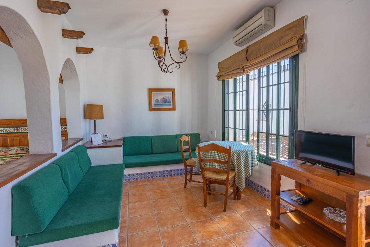 Apartamentos El Roqueo Conil De La Frontera Exterior photo