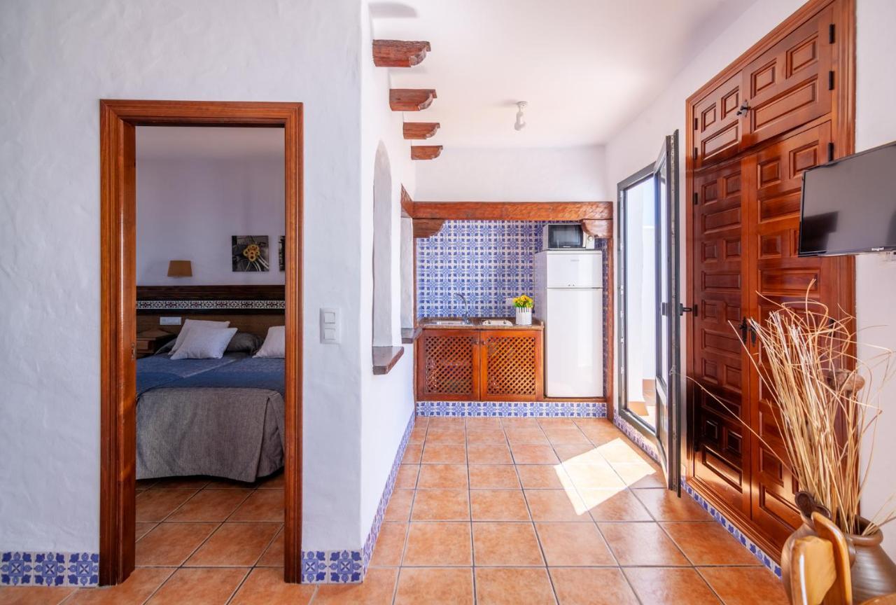 Apartamentos El Roqueo Conil De La Frontera Exterior photo