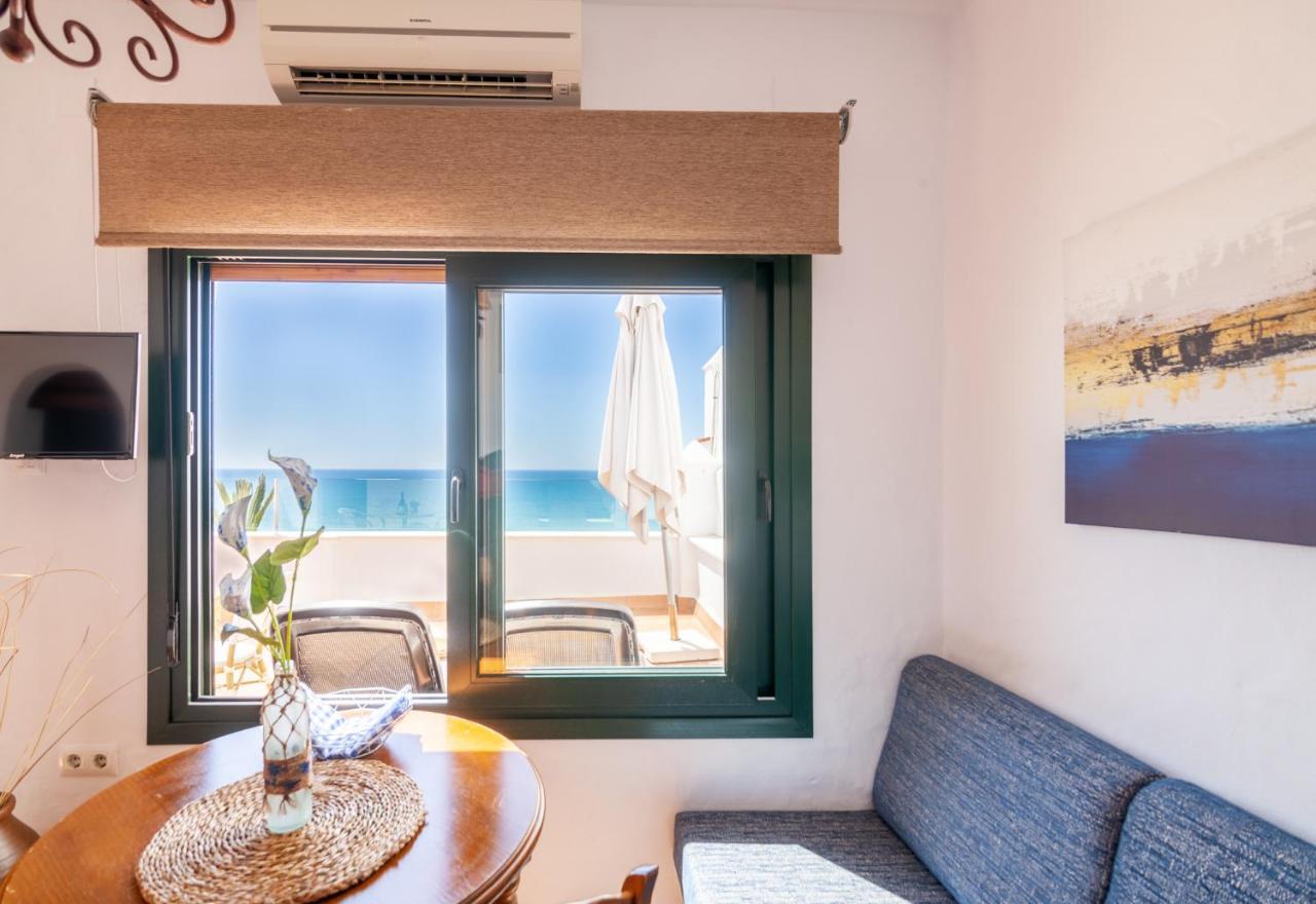 Apartamentos El Roqueo Conil De La Frontera Exterior photo