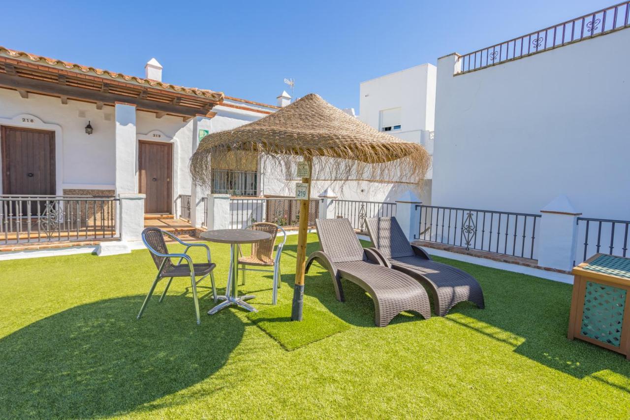 Apartamentos El Roqueo Conil De La Frontera Exterior photo