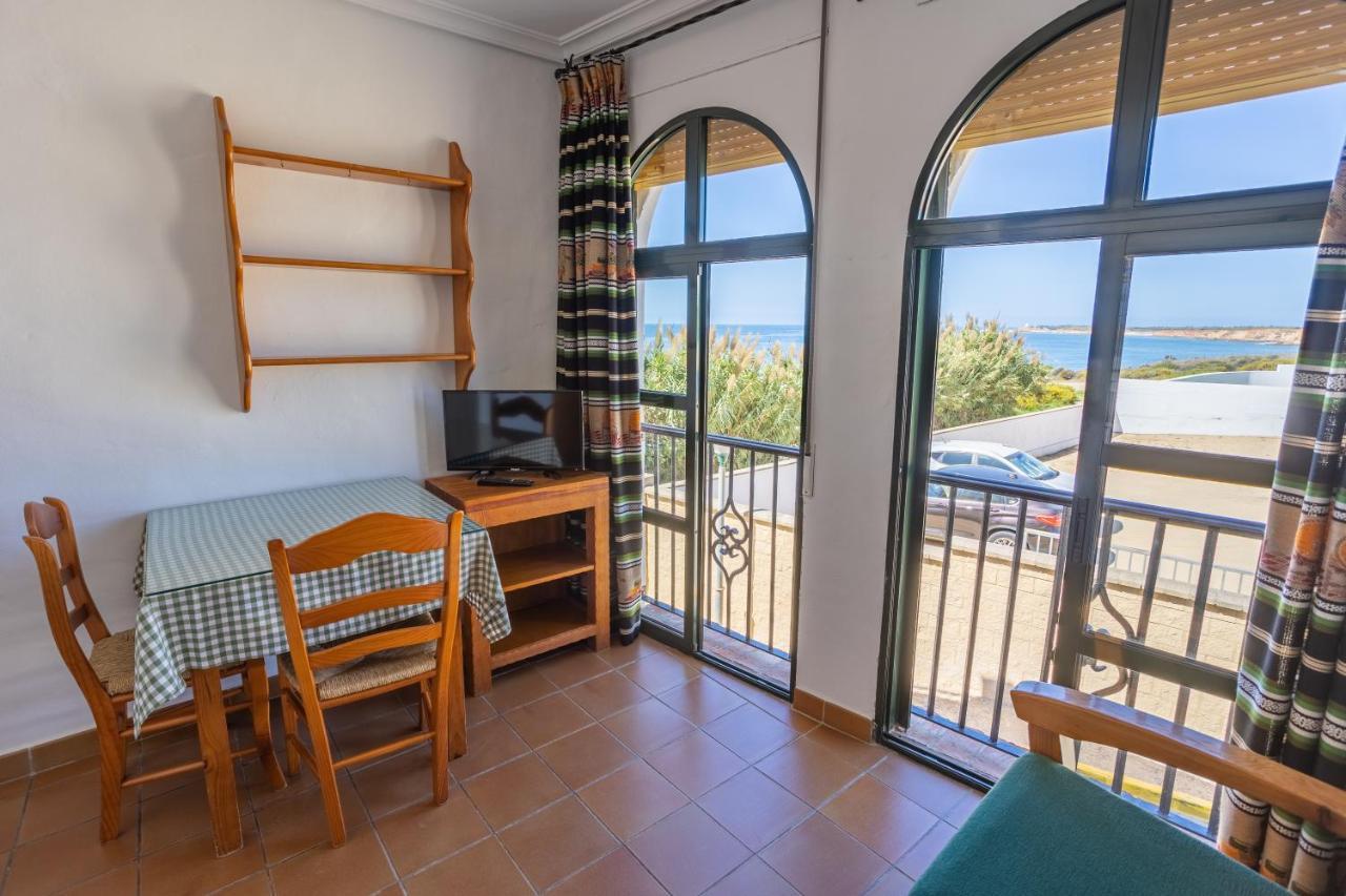 Apartamentos El Roqueo Conil De La Frontera Exterior photo