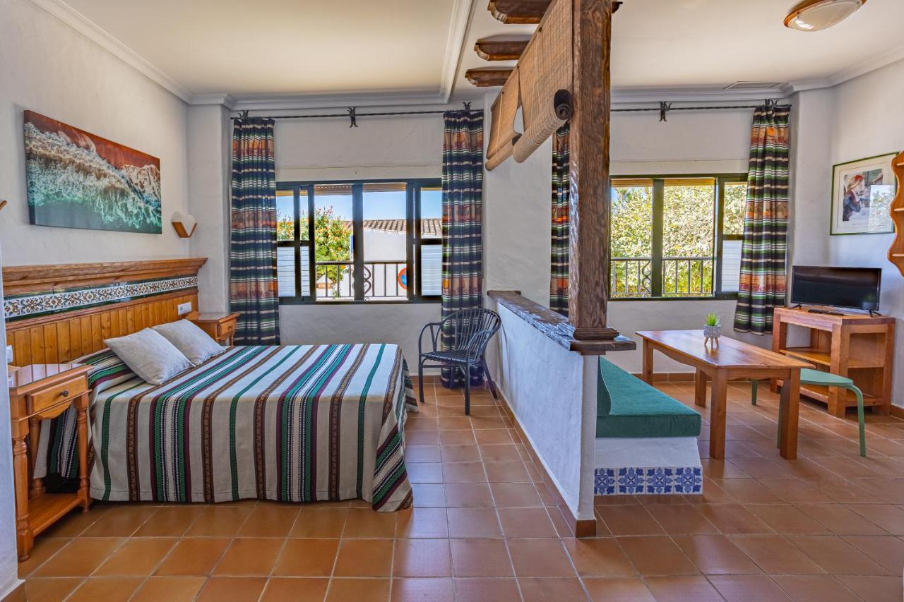 Apartamentos El Roqueo Conil De La Frontera Exterior photo