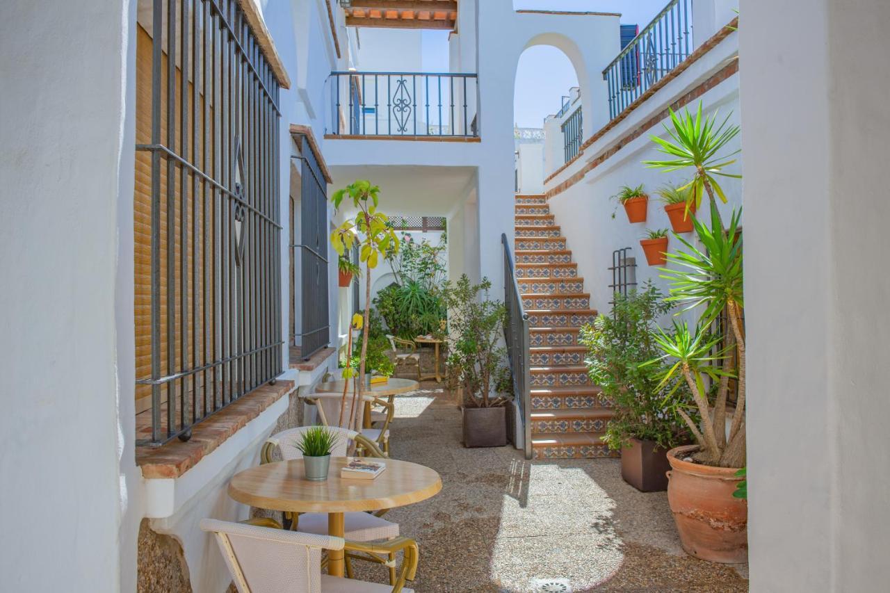 Apartamentos El Roqueo Conil De La Frontera Exterior photo