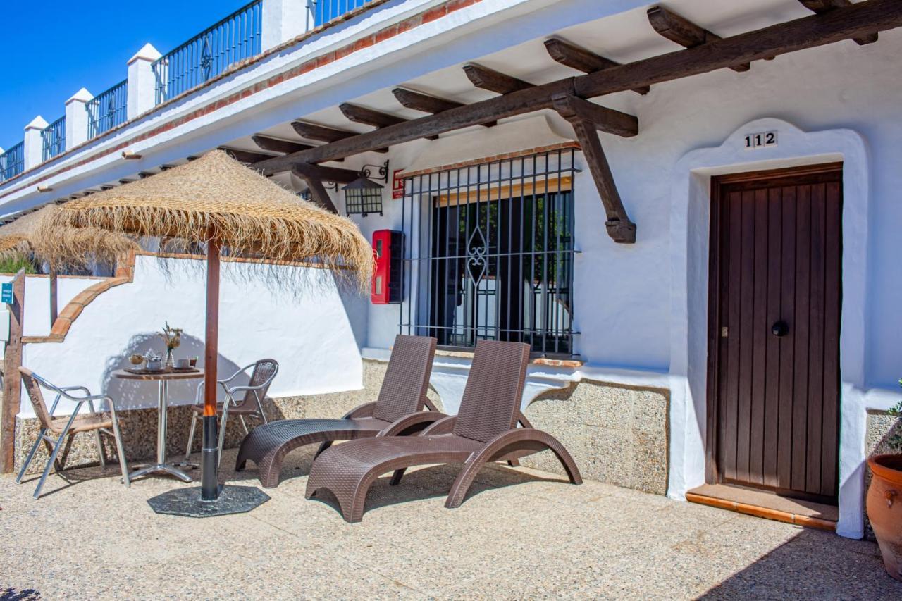 Apartamentos El Roqueo Conil De La Frontera Exterior photo
